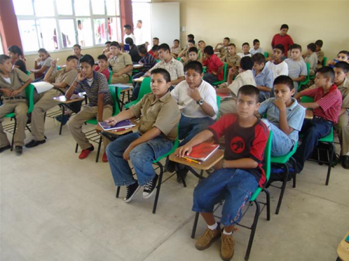 Mamás ya no envian a sus hijos a clases…ante helada